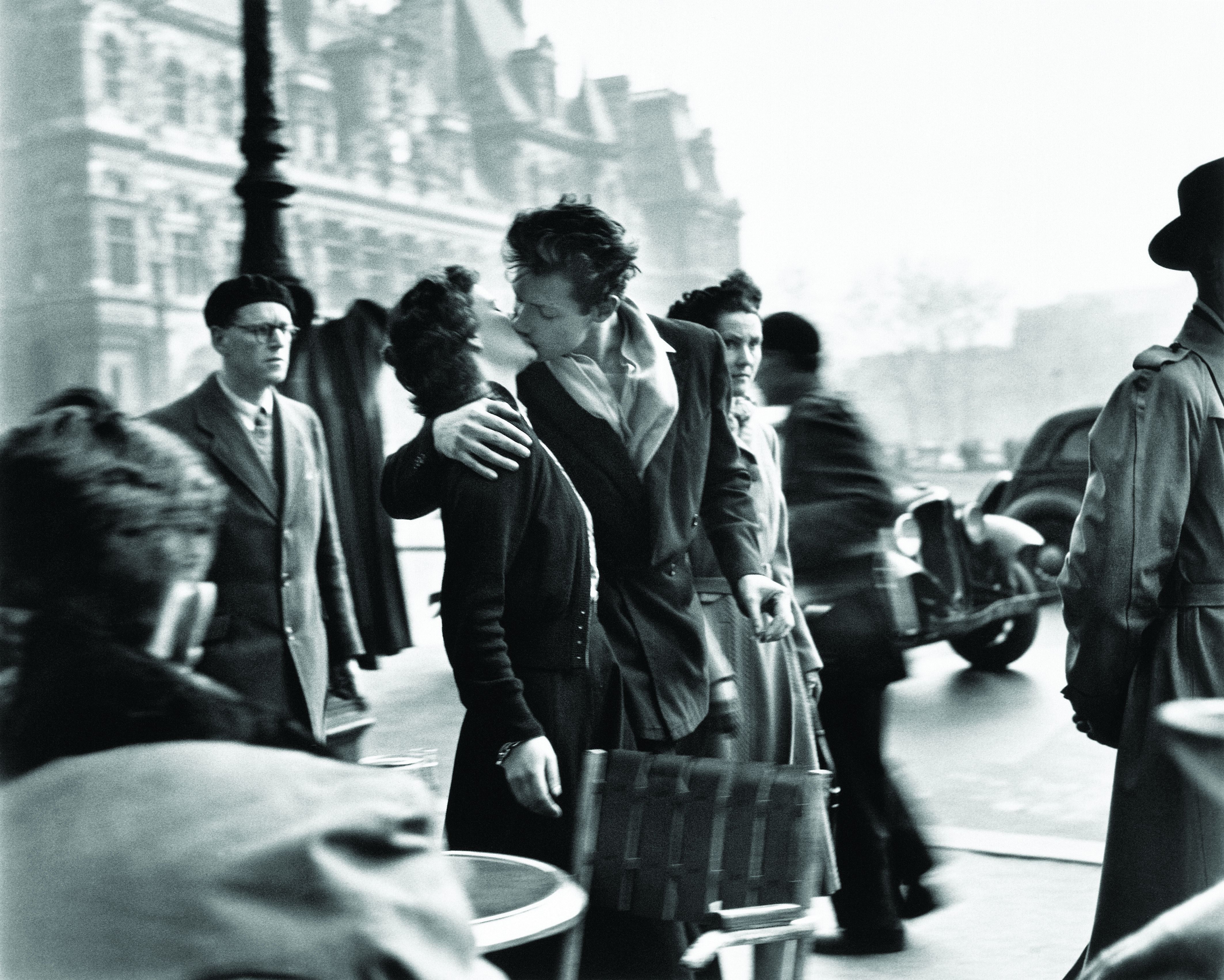 Robert Doisneau, Le baiser de l'hôtel de ville, Paris, 1950 